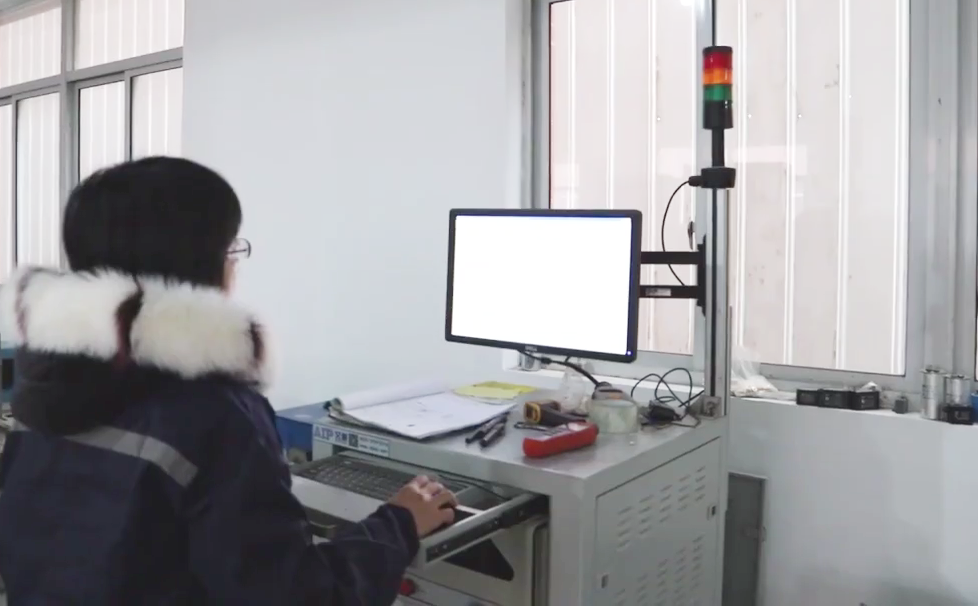 Kiểm tra định kỳ cho động cơ quạt ngưng tụ